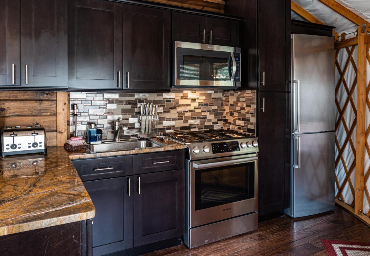 Staynantahala - Smoky Mountain Cabins And Luxury Yurts Aquone Екстер'єр фото